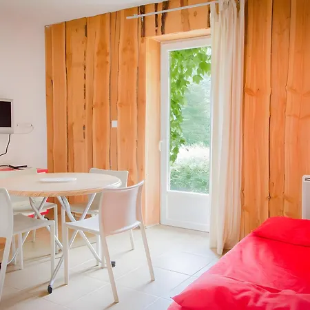 Hébergement de vacances De Groupe Pour 24 Personnes Angoisse