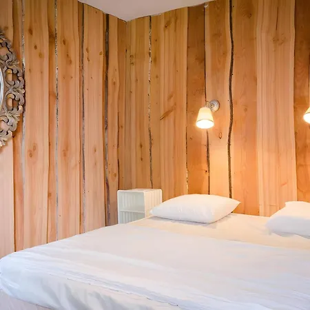 Hébergement de vacances De Groupe Pour 24 Personnes *
